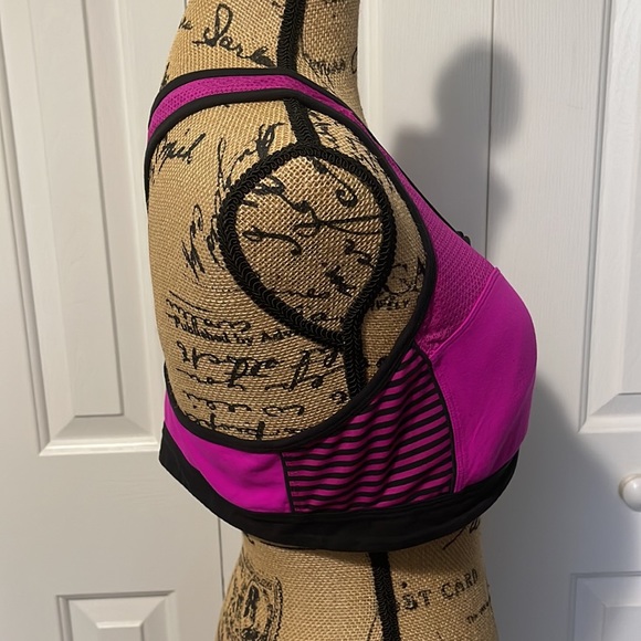 Lucy Pink and Black Front Zipper Sports Bra - Picture 2 of 3